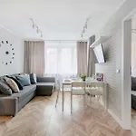 Beautiful Apartment With Balcony For 6 People In Cracow By Noclegi Renters